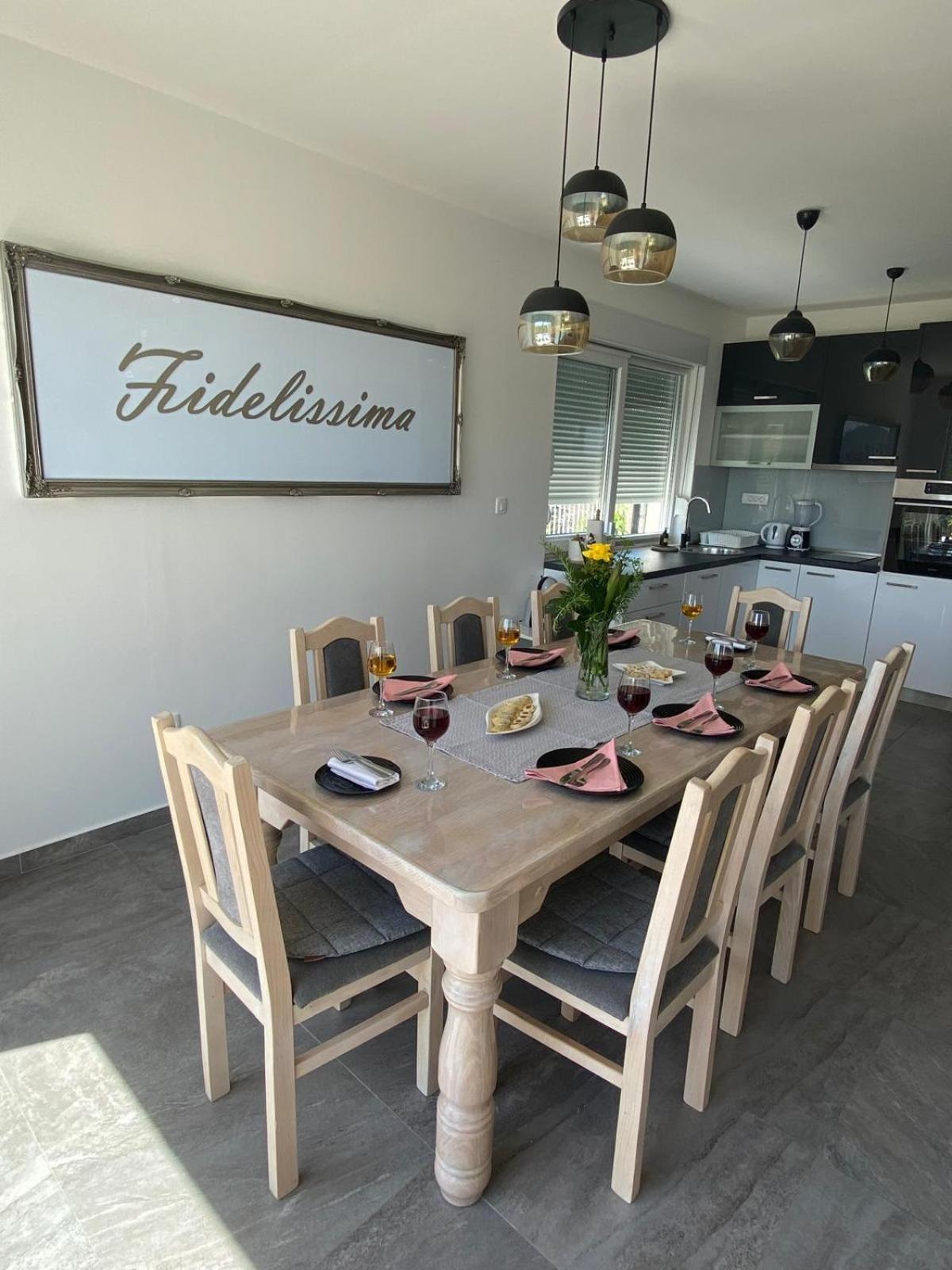 Villa Fidelissima Kaštela エクステリア 写真